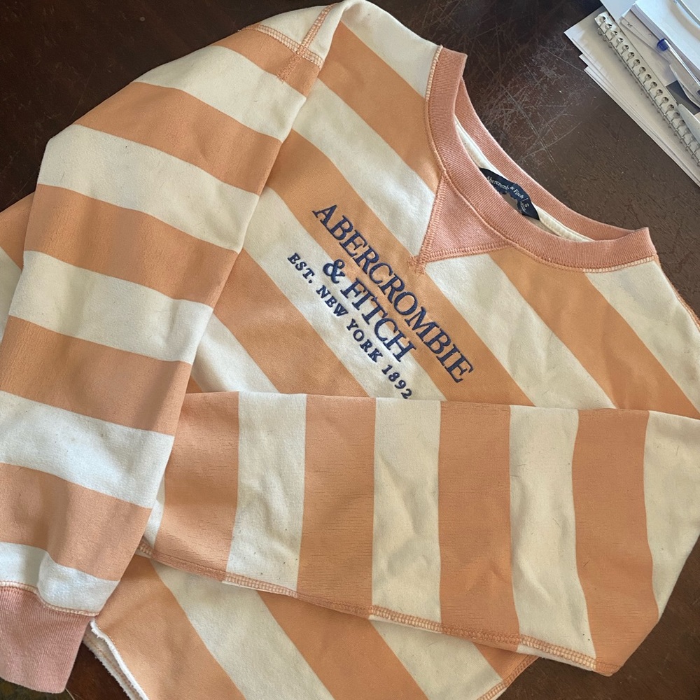 Cropped sweatshirt